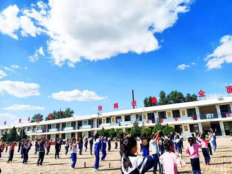 靖边县小河镇九年制学校获批为榆林市首家“红军小学”(图2) 靖边县小河镇九年制学校获批为榆林市首家“红军小学”(图2)