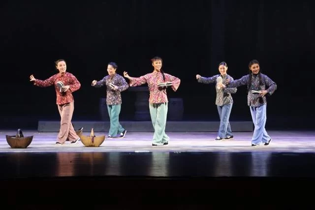 弘扬红色精神,大型现代淮剧《雪枫卖马》即将试演(图4) 弘扬红色精神,大型现代淮剧《雪枫卖马》即将试演(图4)
