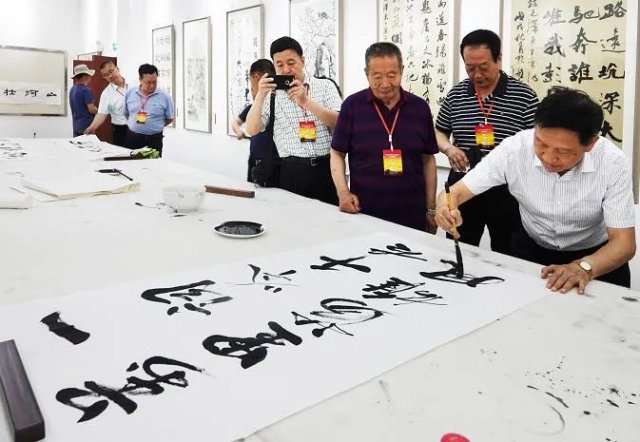 专家学者齐聚《沁园春·雪》诞生地——品诗词之美 享文化盛宴