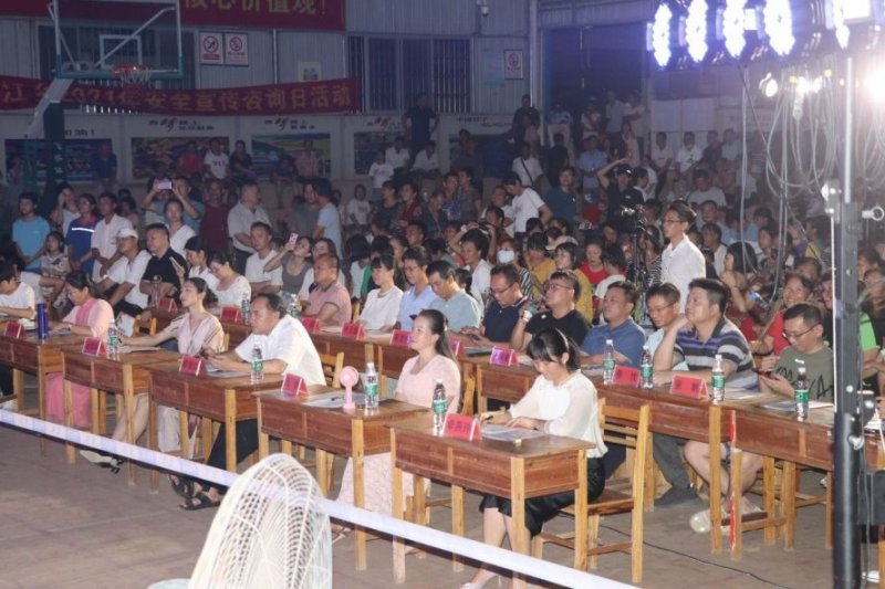 广西鹿寨县导江乡:乡村歌手展歌喉颂党恩(图2) 广西鹿寨县导江乡:乡村歌手展歌喉颂党恩(图2)