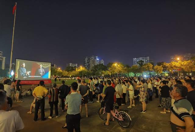 湖北黄冈：新农村电影院线 用光影照亮梦想(图1)