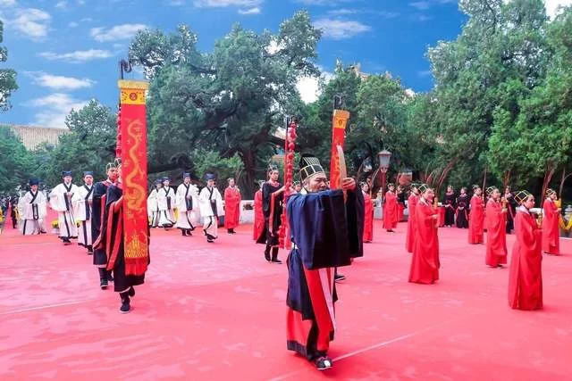 创新融合再展国学魅力——第八届“北京孔庙国子监国学文化节”圆满落幕(图1) 创新融合再展国学魅力——第八届“北京孔庙国子监国学文化节”圆满落幕(图1)