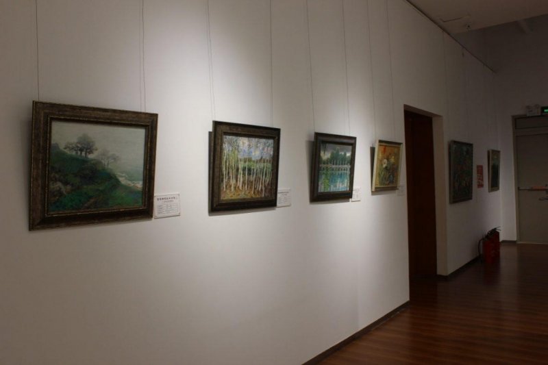 “聚焦经典 盛世丹青”——侯业油画作品展在北京炎黄艺术馆隆重展出(图7) “聚焦经典 盛世丹青”——侯业油画作品展在北京炎黄艺术馆隆重展出(图7)