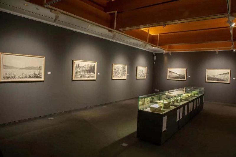 以瓷入画描绘古瓷之美，“素笔珠山——宿利群绘画展”开幕(图5)