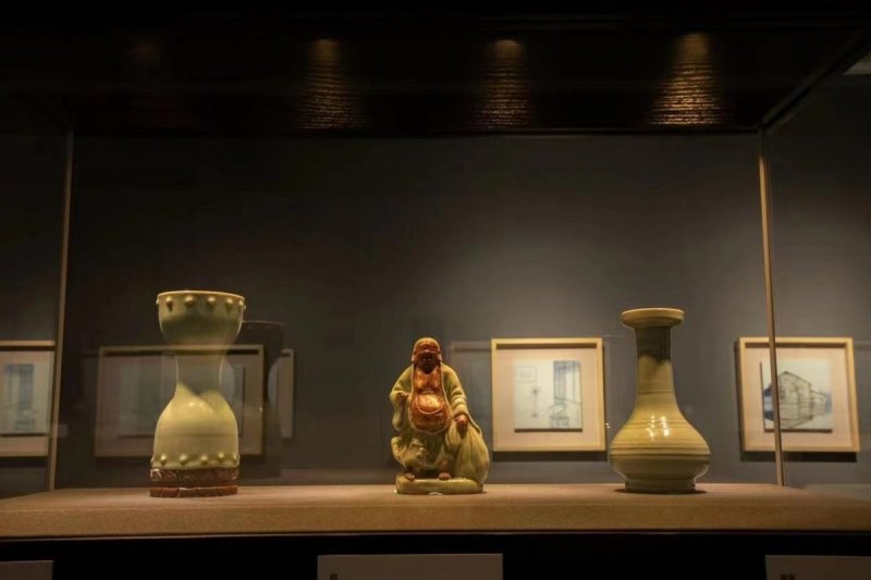 以瓷入画描绘古瓷之美，“素笔珠山——宿利群绘画展”开幕(图6)