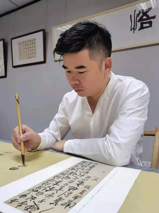 “东莞青年文艺人才”展讯 |“轻笔入梦”伍志明书法作品展(图5) “东莞青年文艺人才”展讯 |“轻笔入梦”伍志明书法作品展(图5)