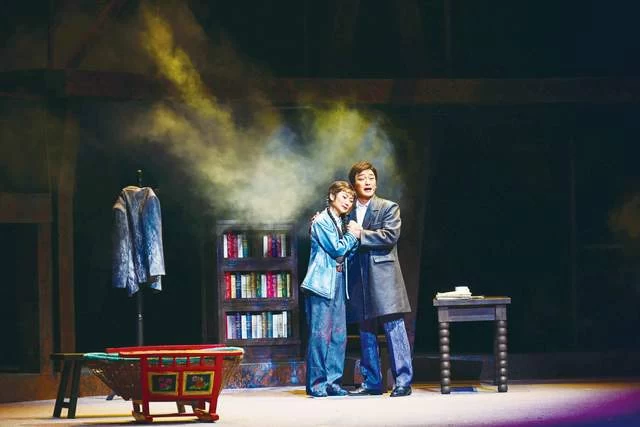 从大别山到天山——写在现代黄梅戏《铸魂天山》公演之际(图2) 从大别山到天山——写在现代黄梅戏《铸魂天山》公演之际(图2)