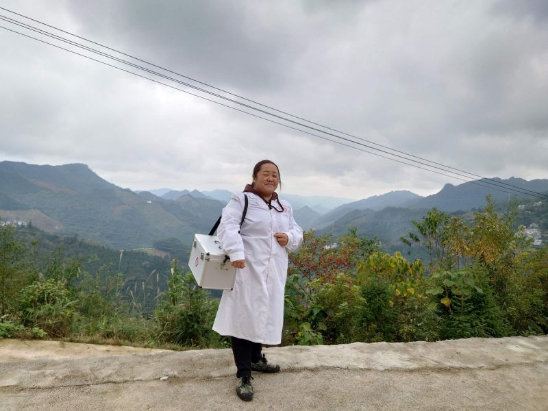 王芬丽：一个苗寨女村医的十年10万里(图1)