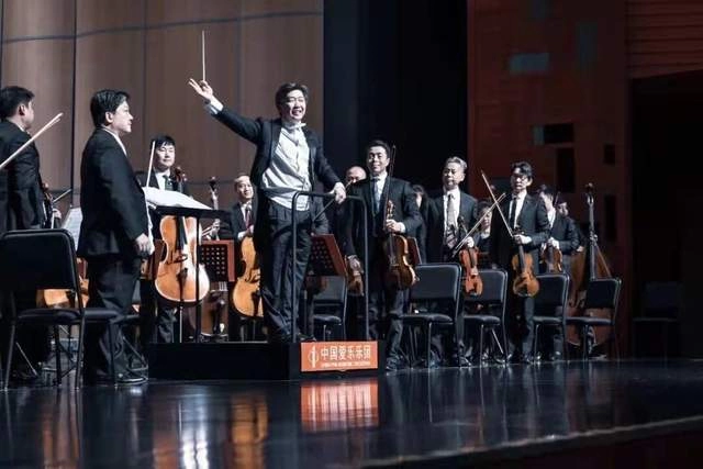 一座剧院,幸福一座城——写在黄梅戏大剧院开业运营六周年(图3) 一座剧院,幸福一座城——写在黄梅戏大剧院开业运营六周年(图3)