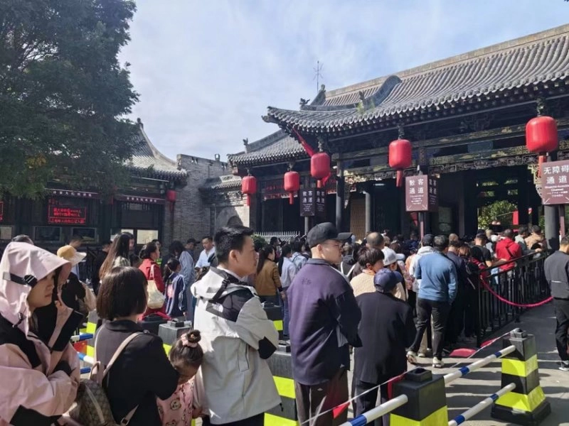 乔家大院文化园区多举措迎接“双节”假期(图2) 乔家大院文化园区多举措迎接“双节”假期(图2)